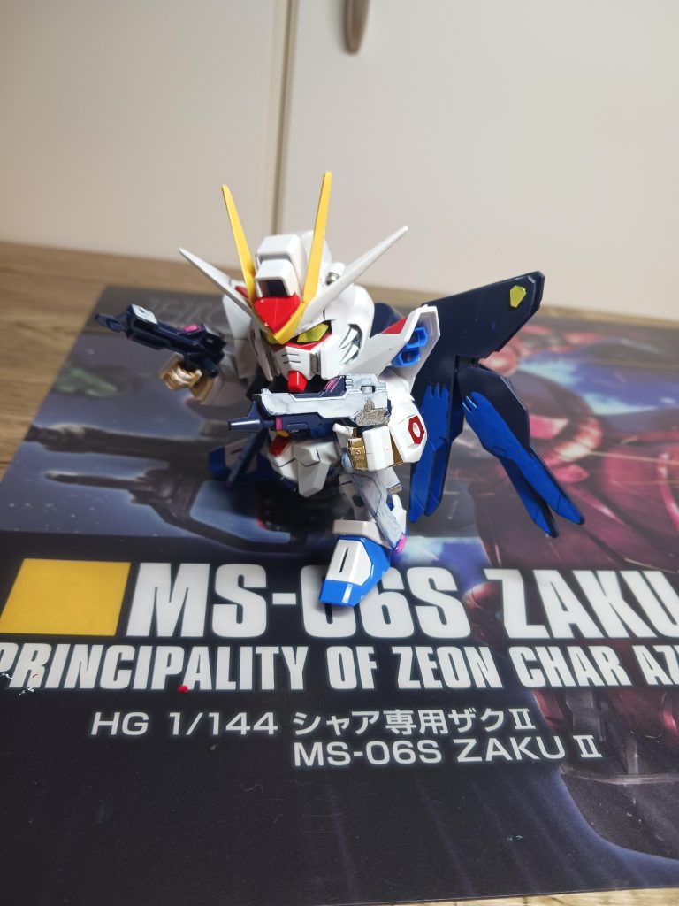 bb戦士のいいところは腰のレールガンが可動することです。ポージング教えてもらいたいくらい下手です。