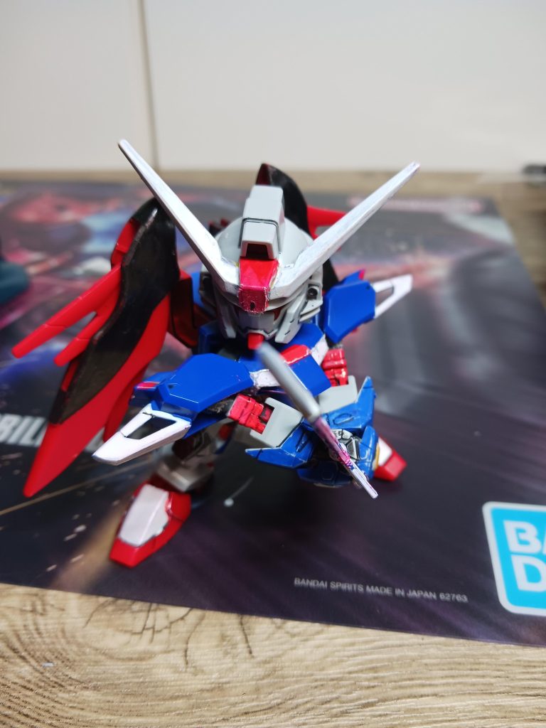 最初の方に投稿したデスティニーだと両手で持つことが出来ないと書きましたが意外と持てました。すみません💦