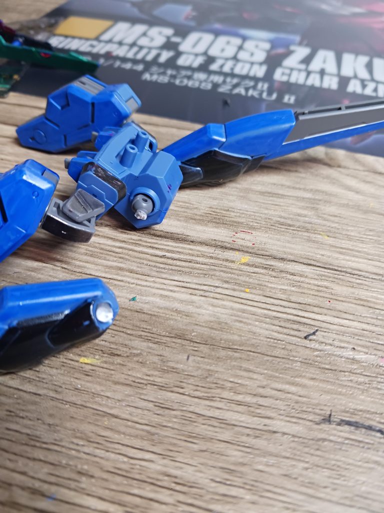 はい。詰みました。現在、ボンドなども無く修理不能です。ということで今回は以上です。ご覧いただきありがとうございました😭(折らないようにしてたのにーーーー！)