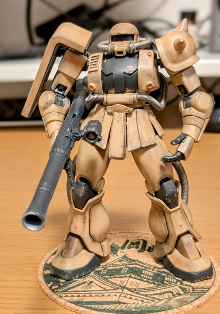 見て頂きありがとうございます。岡崎城のコースターの上にザクを乗せてパシャリ！