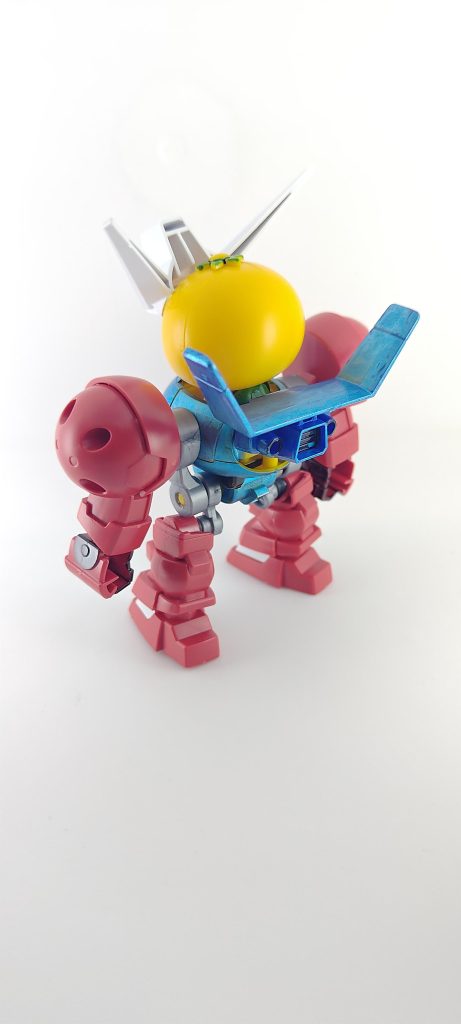 背面。可動はほとんどしませんが、プロポーションは思ったよりまとまっているかも。