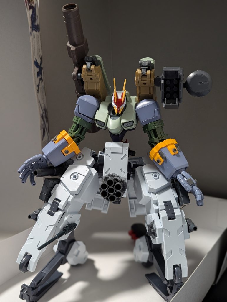 製作ミキシング頭 メイレスケンブ胴 ザウォート肩 ハイゴッグ腕 ジオングバックパック 30mmのタンク、ガルバルディリベイクの大砲、コトブキヤmsgミサイル足腰 バンイップ・ジンガー 塗装情報茶 アクリジョン タンカラーフレーム アクリジョン 焼鉄色武器 アクリジョン 黒鉄色薄グレー アクリジョン ニュートラルグレー濃グレー 水性ホビー ドゥルケンケングラウオレンジ ファレホトップコート つや消しプレミアム缶スプレー