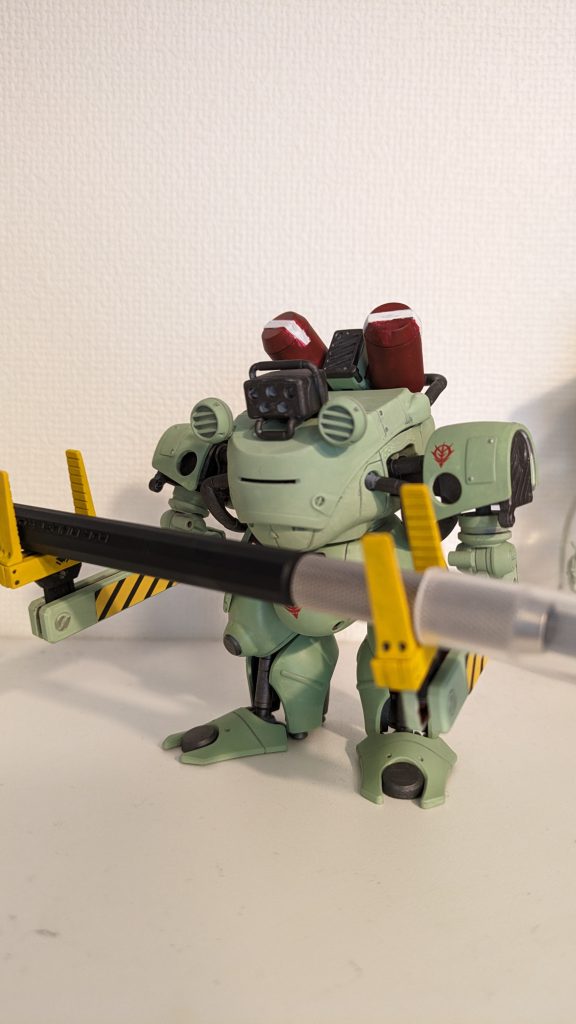 君にはこれからデザインナイフを持つ仕事を与える!