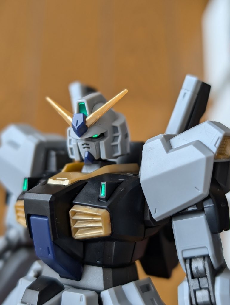 カメラアイシールは自作です。