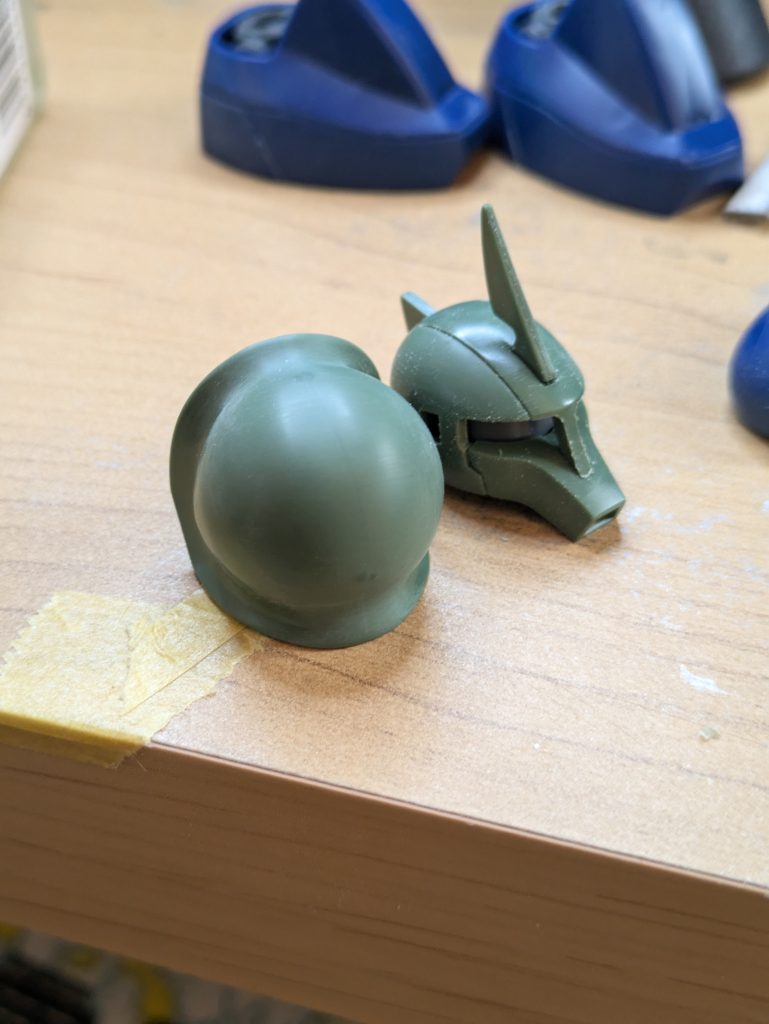 とにかく肩の合わせ目だけは死んでも残さねえと必死に消しました逆に頭の合わせ目はディテールでそのまま使うつもりで残しました