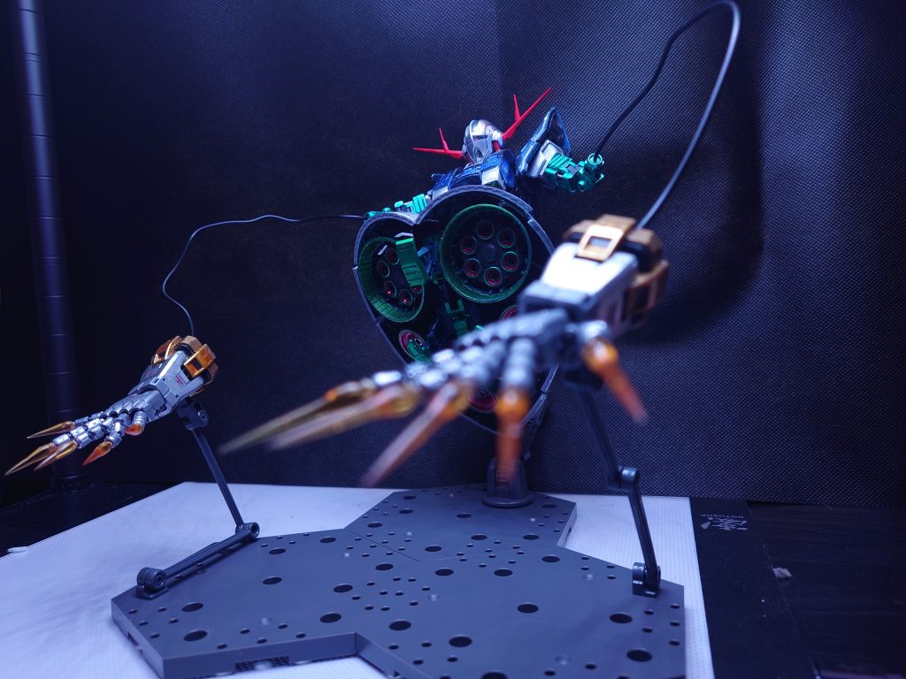 短いけどイエローのクリアエフェクトがあったので付けてみる。うーん、何か逆噴射をしてるように見える…