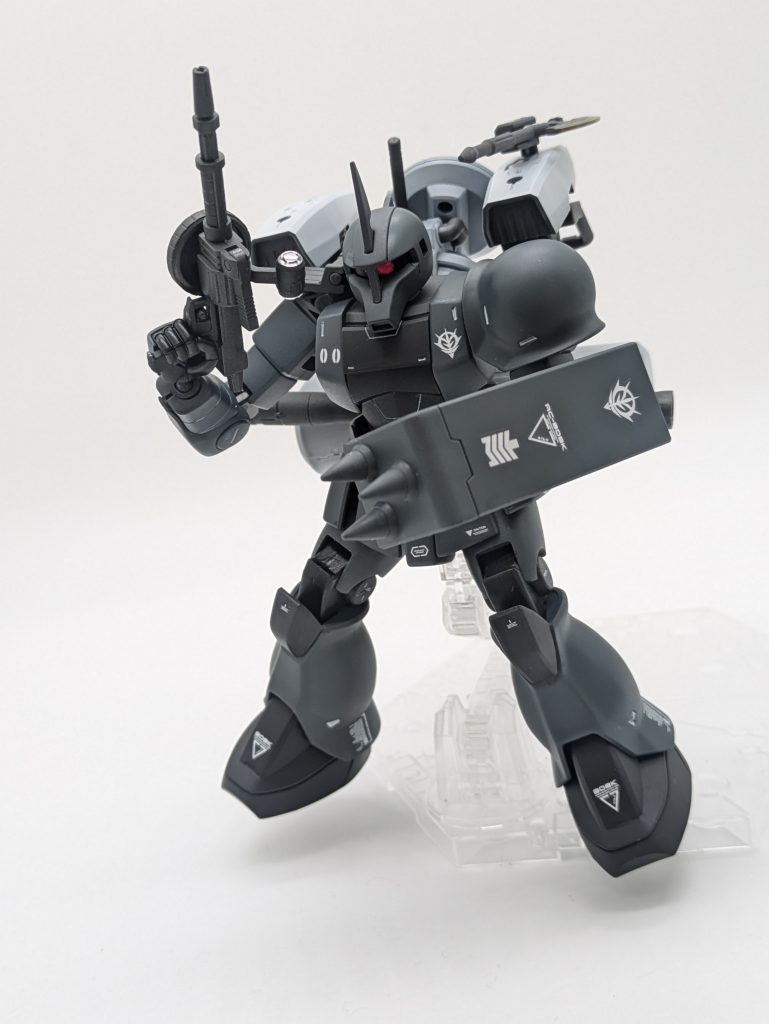 メインカラーはジャーマングレー+クリアブルーを混ぜたものイメージはドイツ軍艦ですモノアイには赤いビーズみたいなやつを貼ってあります 気軽にコメントしてくれるとモチベ上がります