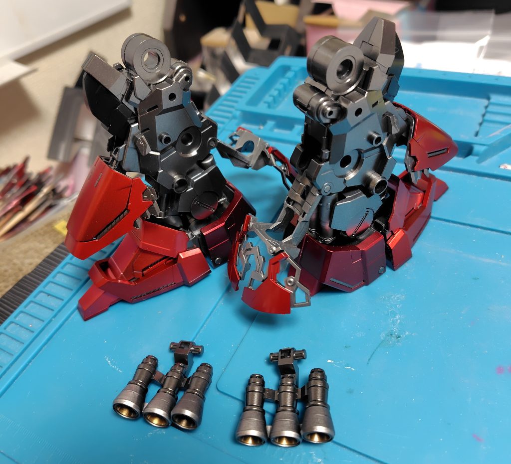 中が見えなくなるのがもったいない！と思ってしまう箇所が何ヶ所かありました。脚もそのうちのひとつです。