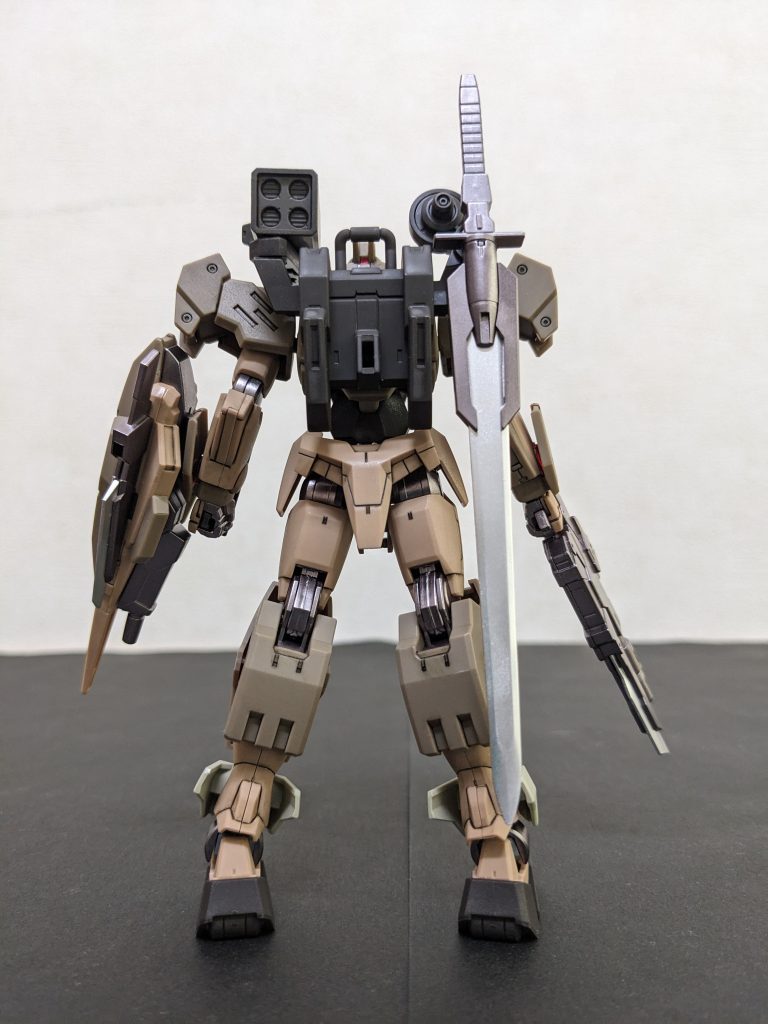 背面抜き身でバックパックに着けてるソードもイイ感じ😆