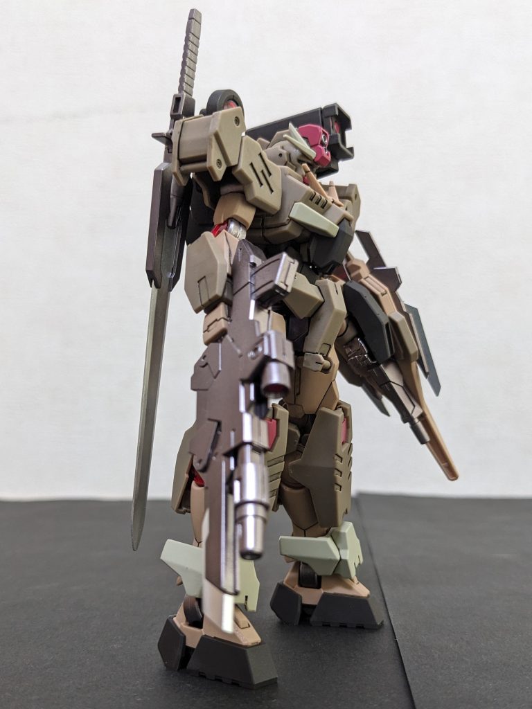 右側面ミサイルポッドと、シールド裏のキャノンも、重武装好きには萌えポイントです😉以下、武装バリエーションです。