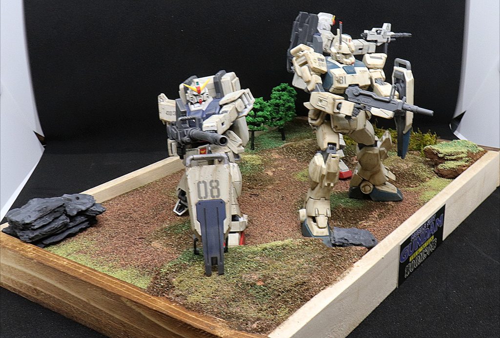 台座のスタイロフォームをはじめ、ジオラマ素材の粉(?)なんかも全て100均で揃うのですからとてもありがたいですねー。