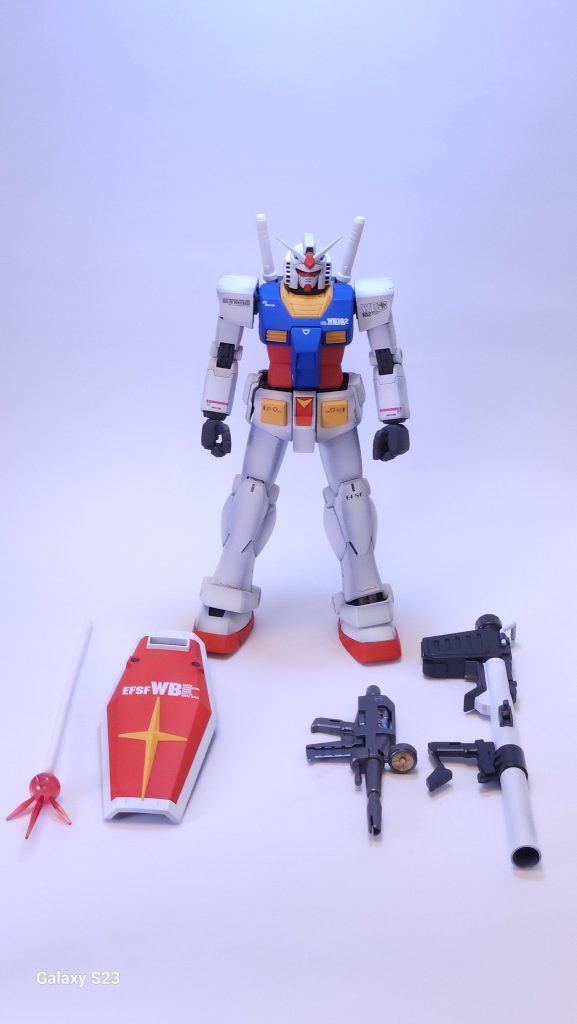 武器類。ガンダムハンマーとナパームもありますが、今回は塗装していません。ジャベリンもあるのが素晴らしいです。