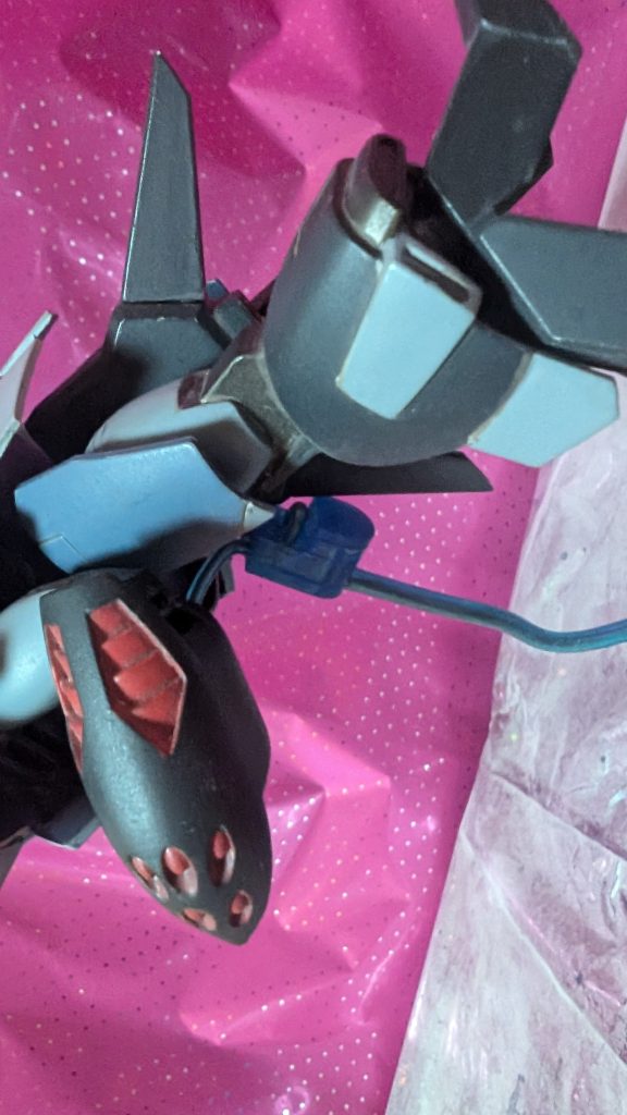 肘関節を2重関節にしてもアニメほど曲がらなかったのはちょっと残念でした😅