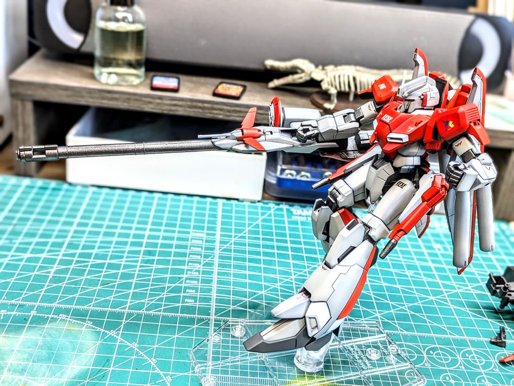 ビームスマートガンはシールドと一体型なので中々デカイ