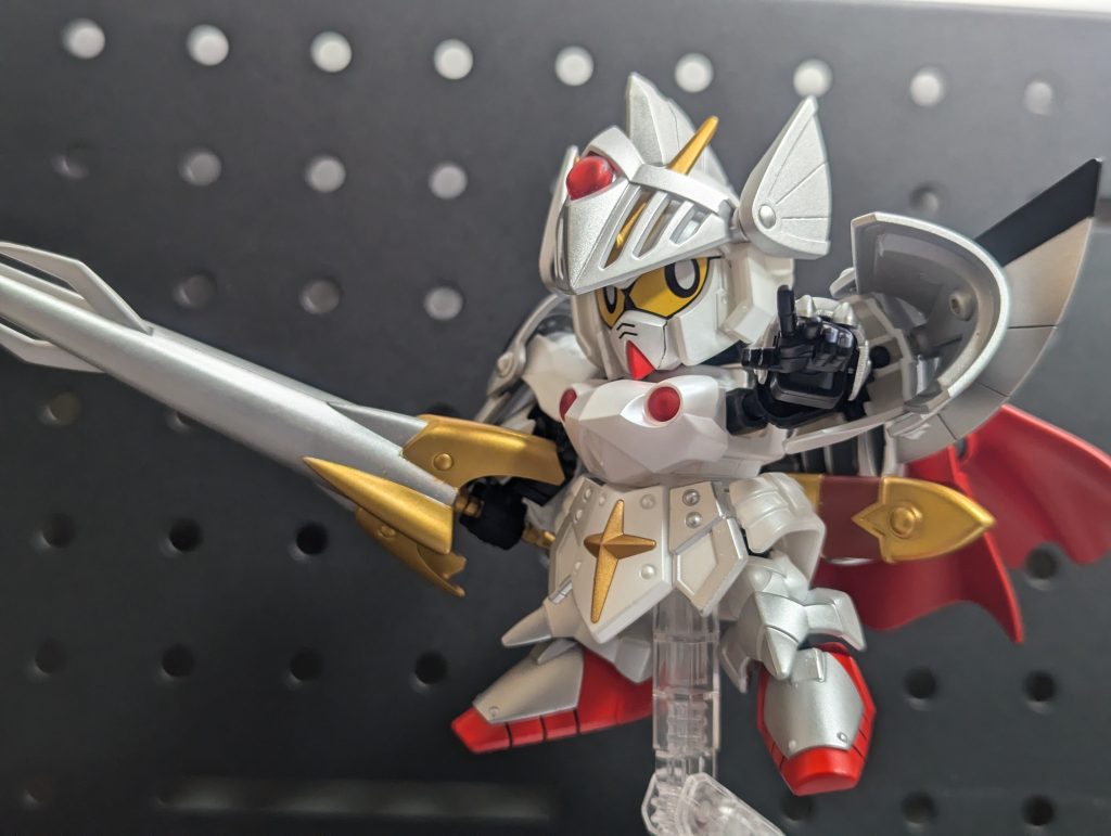 一応目の部分以外はシール無しで塗装しています。