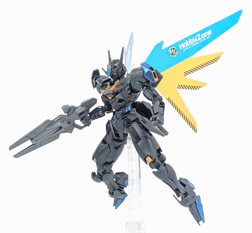 ウイングが目立つように機体はネイビーブルーをメインにし、部分的にウイングのカラーに合わせて、メタリックブルーとゴールドを使用しました😄