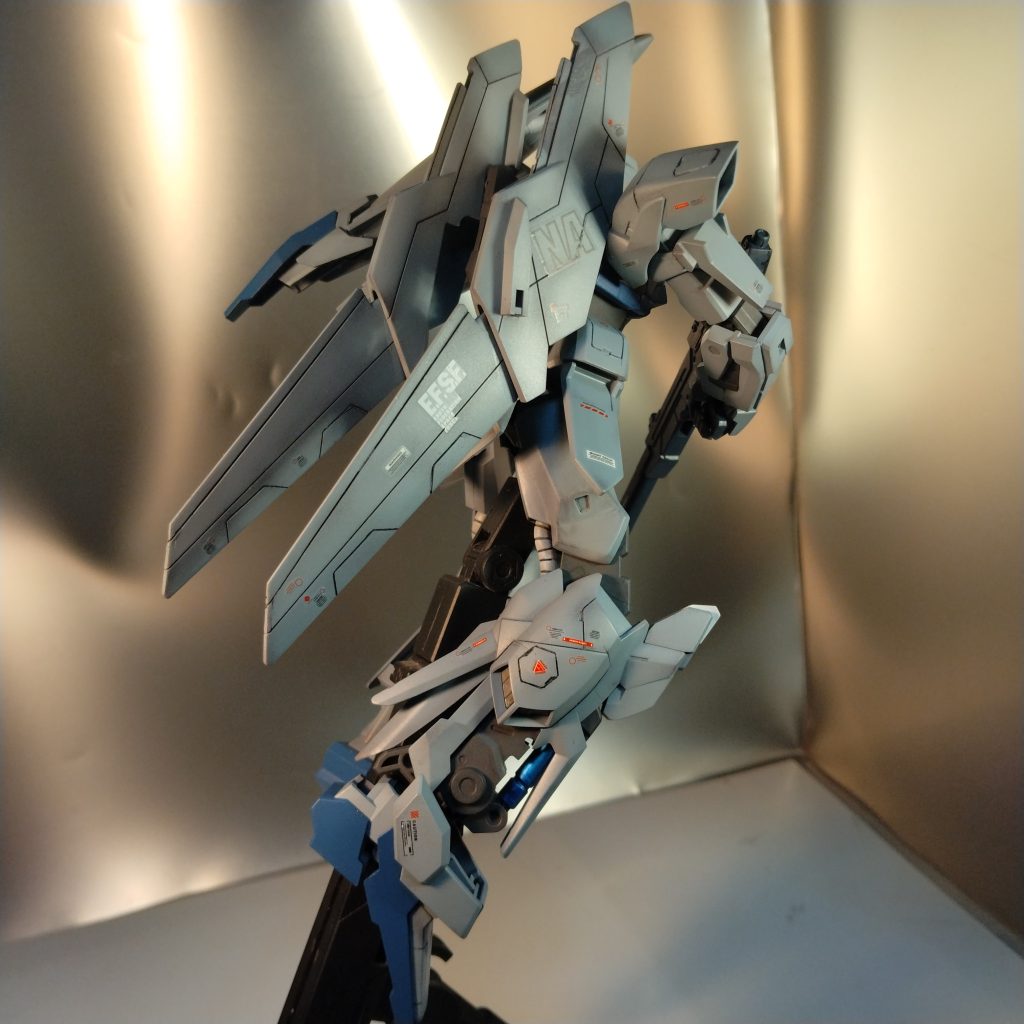 取り敢えず！目に入る箇所はスジ彫り入れてあります！