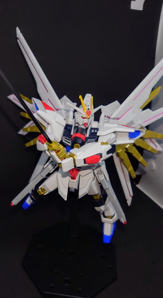 自分がやりたかったポーズを決めました(｀・∀・)ﾉ劇中にやったのとはちょっと違いますが、このポーズとったらかっこいいかな？|´-`)ﾁﾗｯ今回シールが細かくてちょっと大変でしたね…