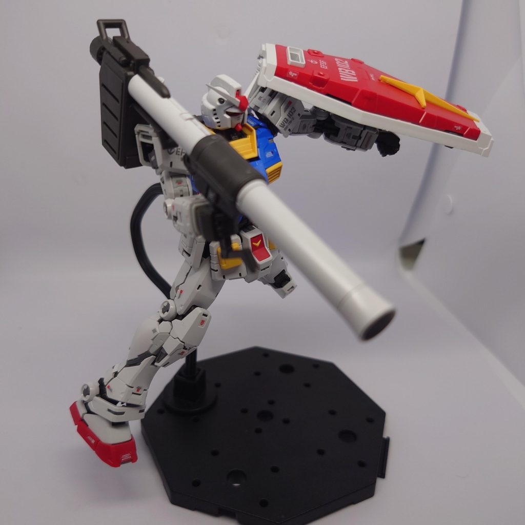 兄弟からのリクエストでバズーカ持たせました。どんなポーズを取ってもかっこよく決まりますね(´-ε-｀)