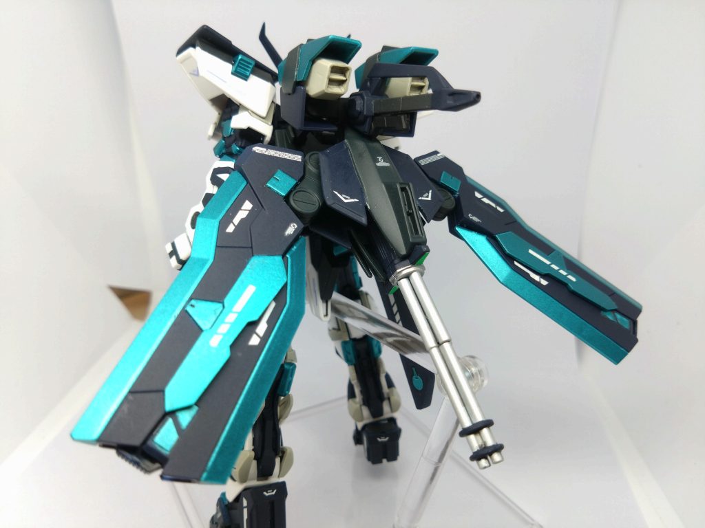 背後はこんな感じで。