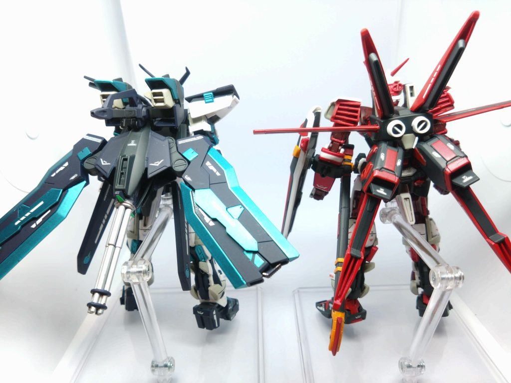 背後のツーショット。