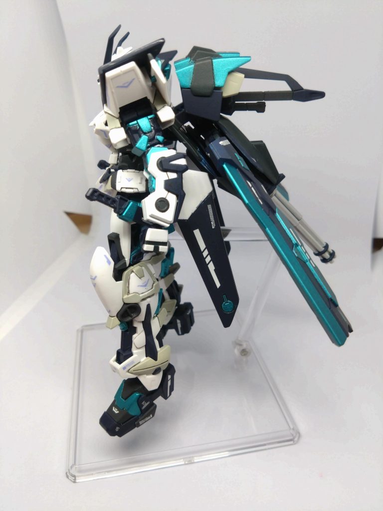 配色も濃紺のサンダーバーズと青竹色で。色を多用せずスッキリしました。ちゃんとフレームは青系統で。