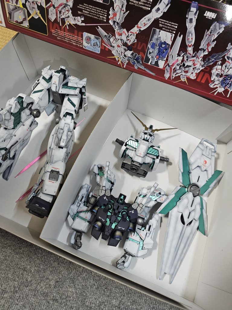 最後の組み立て前に箱にしまおうと思ったらこの箱のサイズでもギリギリで…