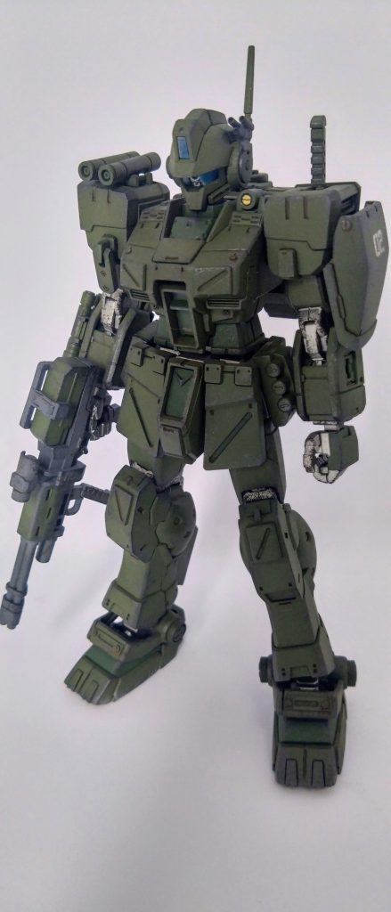 基本塗装にスポンジチッピング、水性ウェザリングカラーを使用して仕上げてます。メインカメラのバイザーは割れちゃってます。