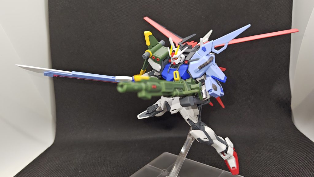 アグニを構えて。これ一発でバッテリー一つ使うって、ロマン砲と化してます。