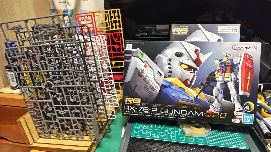 ボックスとランナー。フレームのパーツ数が多いのですが、全体としてはそれほどでもありません。