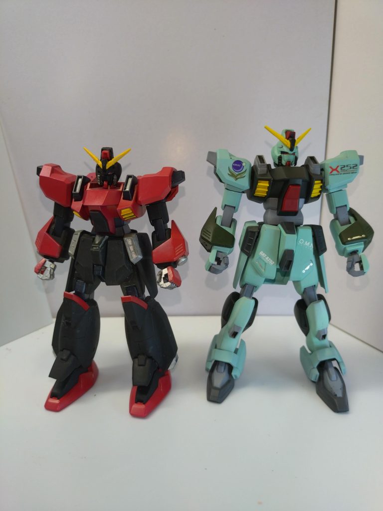 腰2ミリ、太もも2ミリ、二の腕2ミリ延長工作しています。比較対象がHGのレジェンドの足ですが、大分スタイリッシュになったと、思います。