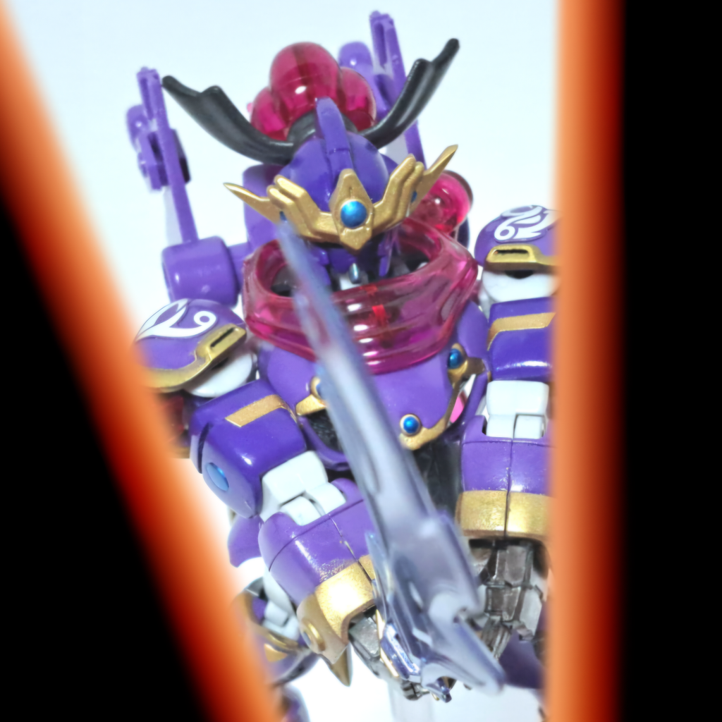 ビーム斬馬刀リアルモードのみ使用できる高出力ビームソード。零丸のビーム斬馬刀よりリーチは短いが、威力は同等。