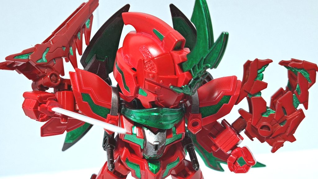 忍者刀 腰裏にマウントされた忍者刀。ビーム忍者刀としても使用可能で、順手、逆手両方で使用する。リアル形態ではビーム刃を発生させる。