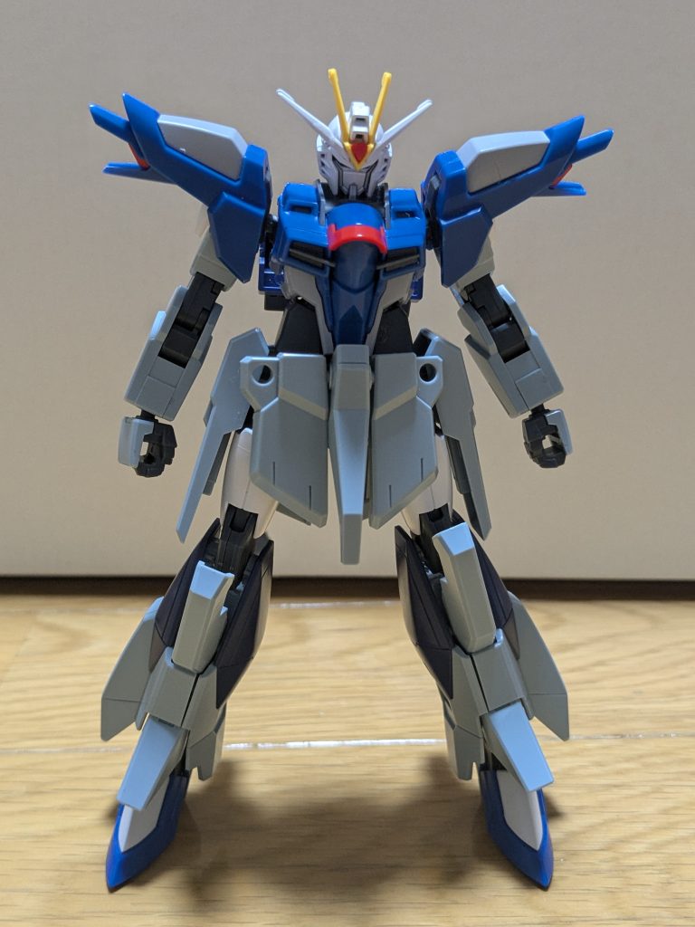 カッコよくね！！！！！！？？？？？元からカッコいいライトニングガンダムとライジングフリーダム使ってるから当たり前だけどそれでも初心者なりにカッコよく作れたと僕は思う