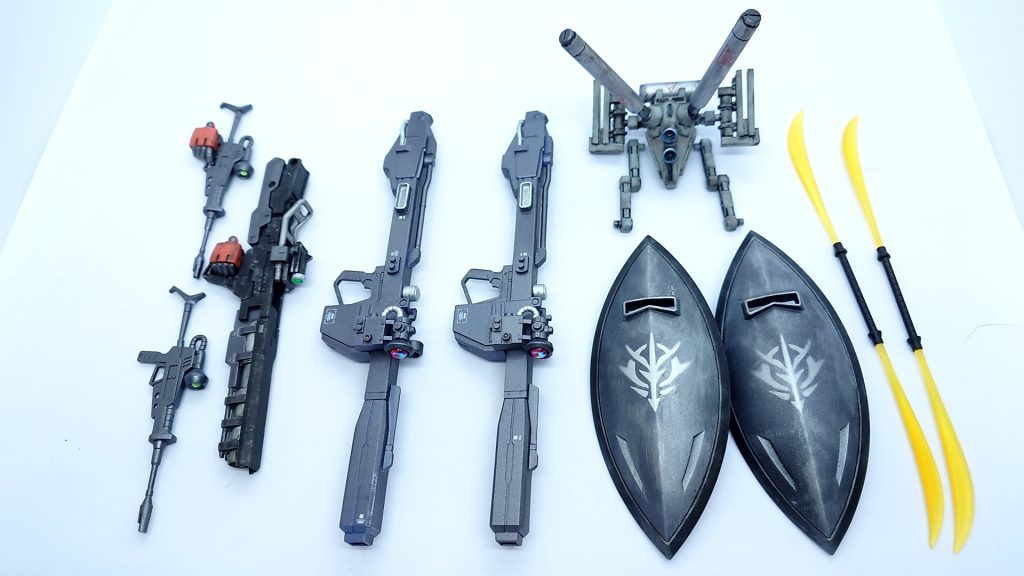 武装一覧。あれ?薙刀二丁持ちで写真撮ってない…まぁいぃか…