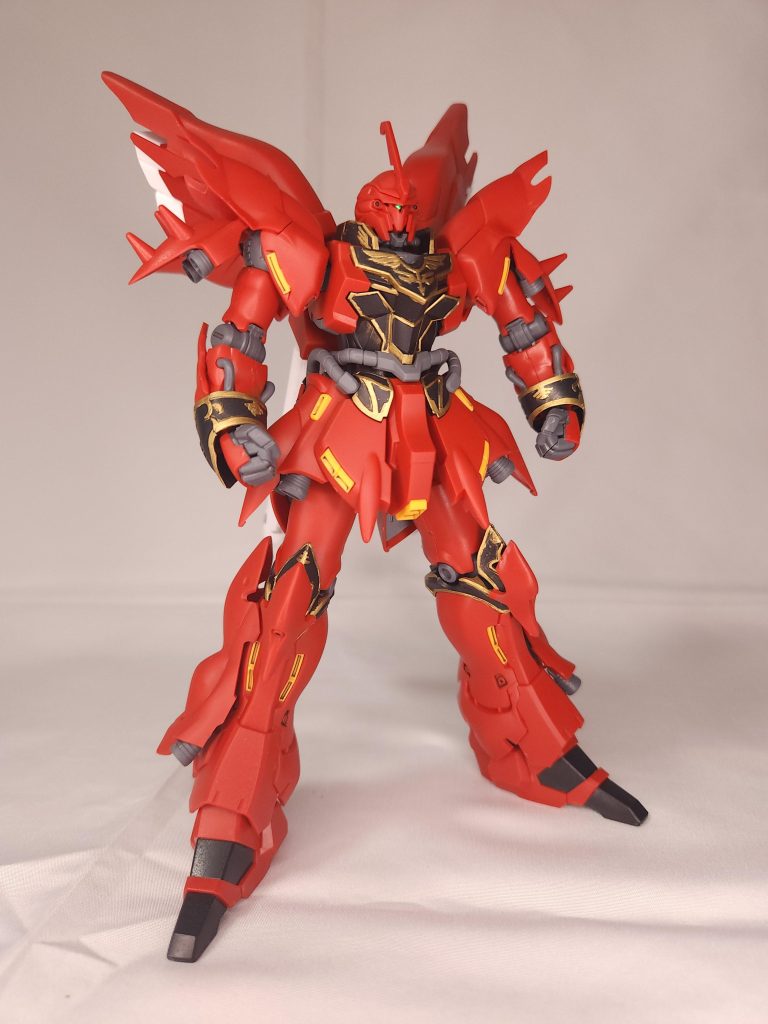 プロポーションなどは特にいじらず、純粋にエングレービングやその他部位の1部塗装､スミ入れ半光沢コートをしました。また、シールは目の部分やライフルのスコープ部分のみ使用しました。元キットの出来が中々良いので素材の味をそのまま生かしました。