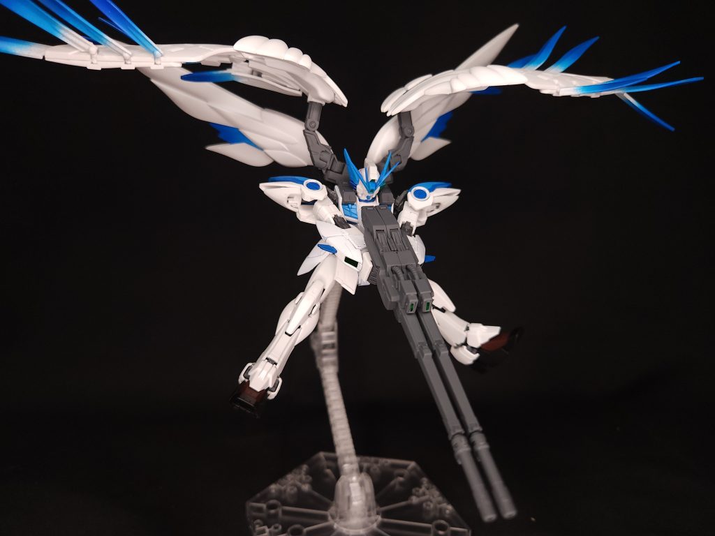 各種武装のスペックや威力等は全てウイングゼロEW準拠ですが、発射時の名前が変わっており｢忘れろビーム｣となっています。ツインバスターライフルから発射されるビームで雪民の皆さんの記憶を一掃する一撃を放ちます。