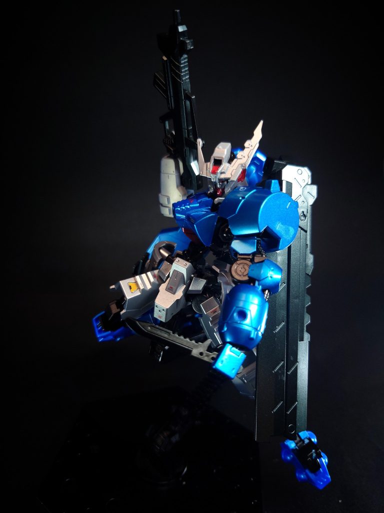 ショートナイフ取り回しの良い格闘武器。