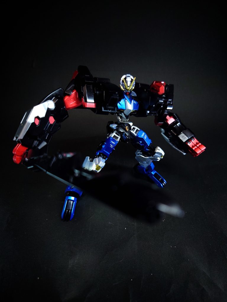 名称の「ダンタリオン」とは、無数の老若男女の顔を持ち、右手には書物を持った悪魔であるとされる。あらゆる学術の知識を教え、人の心を意のままに操る力等を持つ。