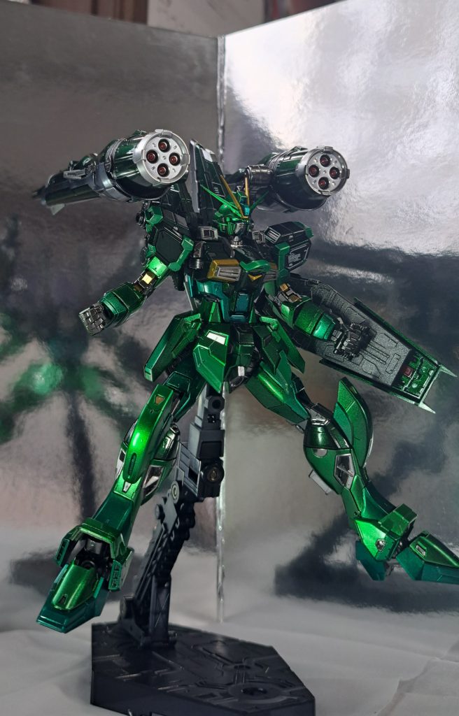 ギラギラさせたく、プレミアムミラークロームを各所に散りばめてます。