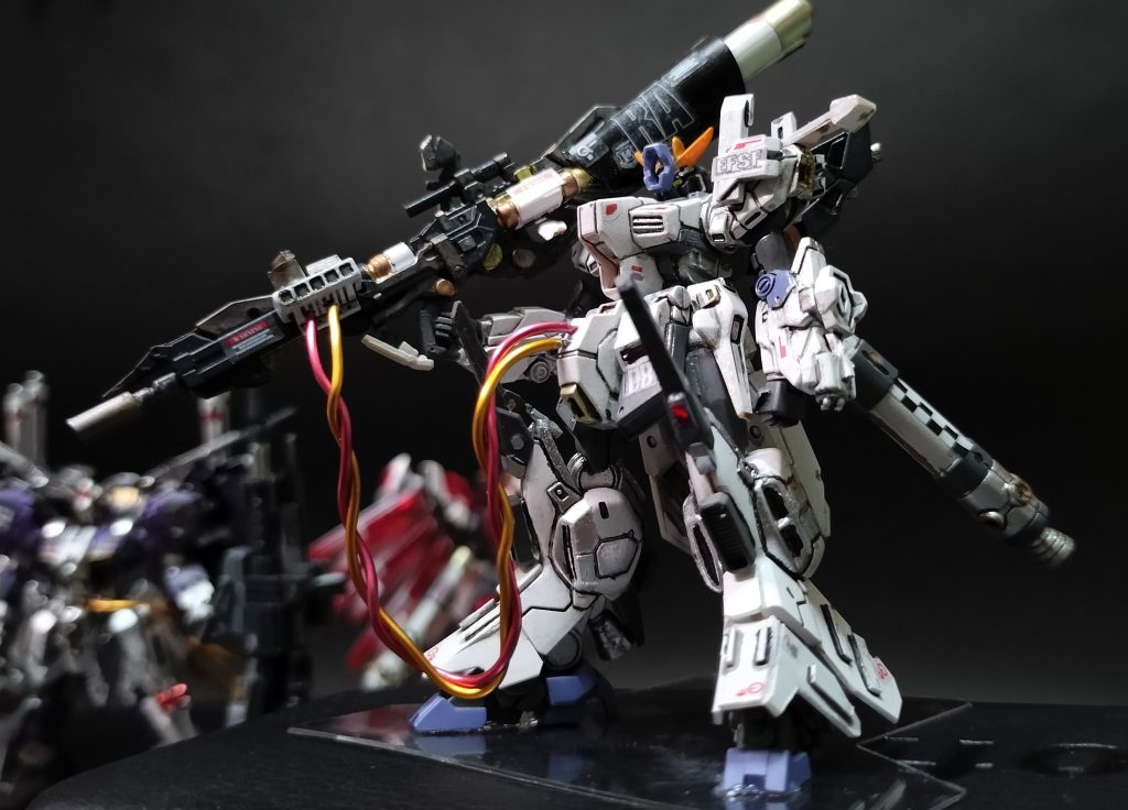 １３.        大好きへそ出しバスターランチャーケーブルは、今回2本をねじってみました。