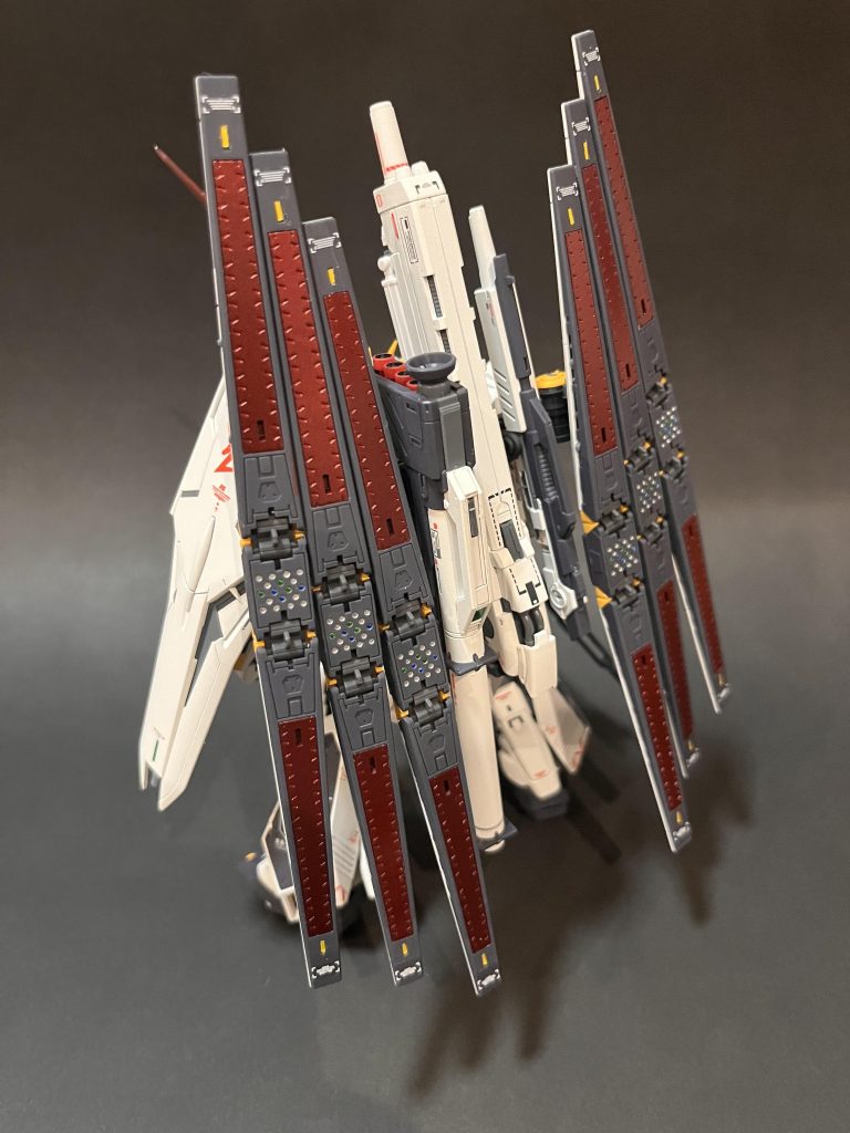 背面は派手目の仕上げを目指しました。