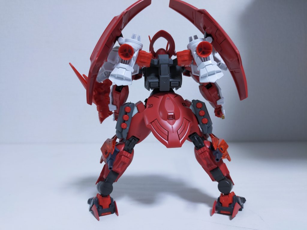 バックパックは意外と好きです。戦国アストレイの肩パーツがいい感じにハマってます。