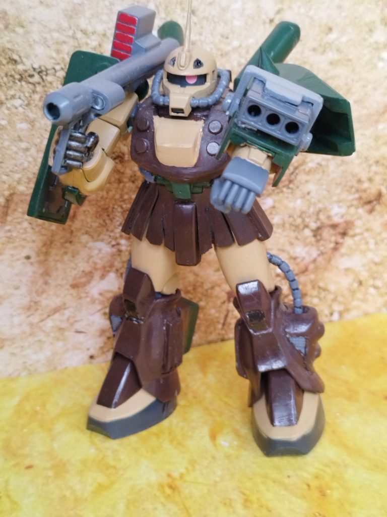 両足の内側のダクト?はプラバンで作りました。なので、足は、ほぼ原型保ってません。ふんどしの前垂れは、単にカッターで設定画っぽく切っただけです。