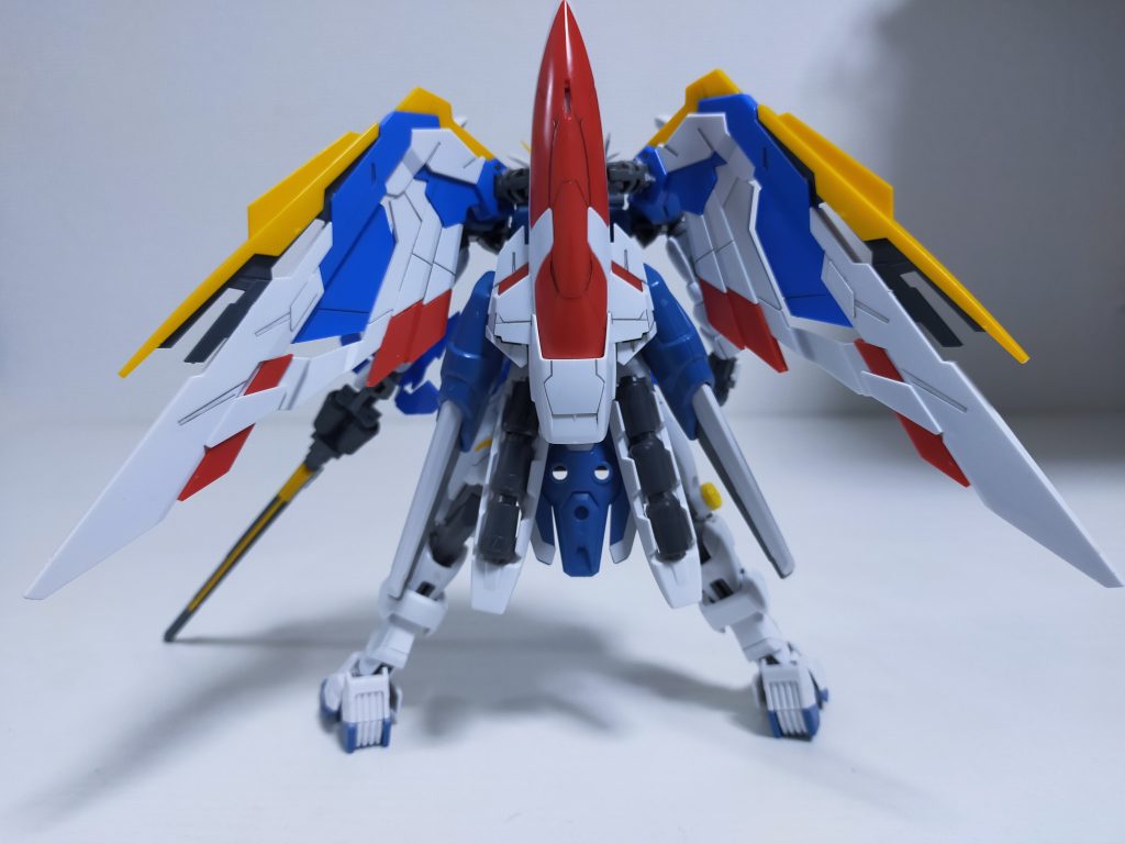 また背面にはエアリアルのビットを追加。エアリアルのビットシールドを除去してEWのシールドを追加しました。ポーズを取ると意外と映えます!