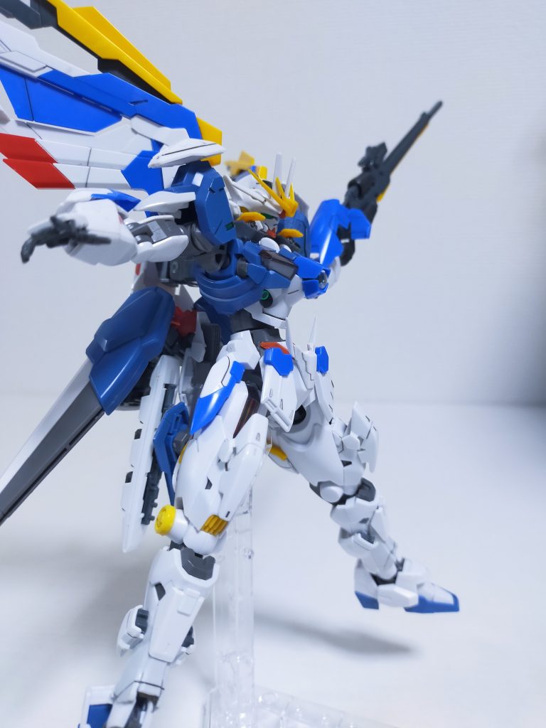 肩部バルカン……?も開きます!良いポーズが思いつかなかった。