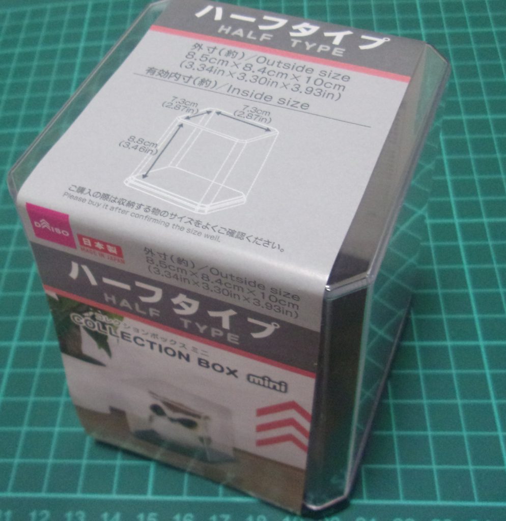 ベースは100均のクリアケースです。