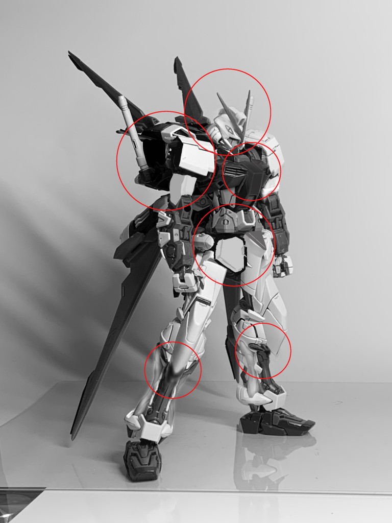 スタート時とりあえずインパルスの頭を移植しましたが全身微妙に違うので丸をつけたポイントをスケッチして重点的に改修してます