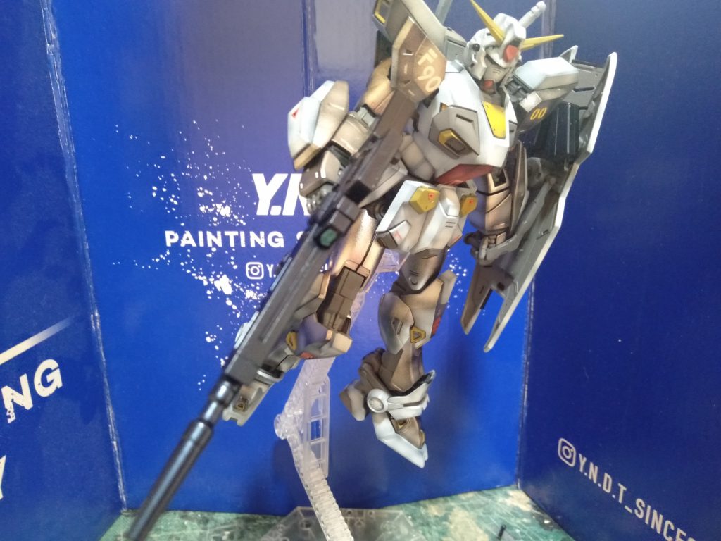 やっぱ、宇宙の背景が欲しいなぁ                 イメージは強奪直後って感じ(笑)