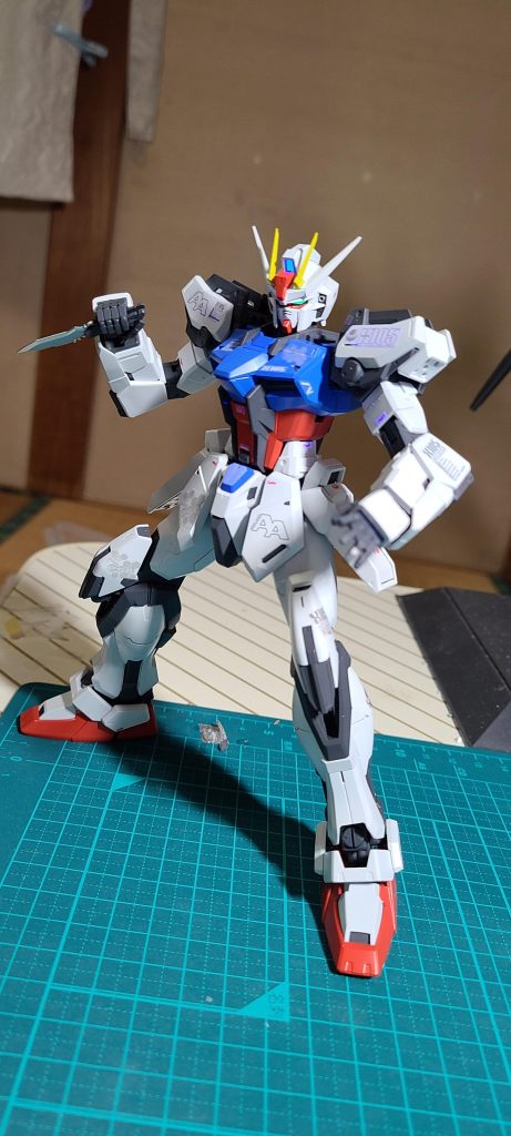 やっぱりMGくらいのサイズだとKPSよりポリキャップ、ABS素材の方が安心感あるね。フニャフニャせずしっかり自立できる。それにKPSは過去にねじ切った苦い思い出があるから…